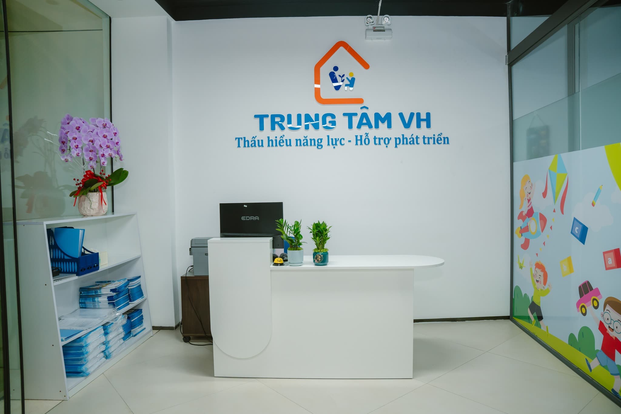 Sân hoạt động ngoài trời