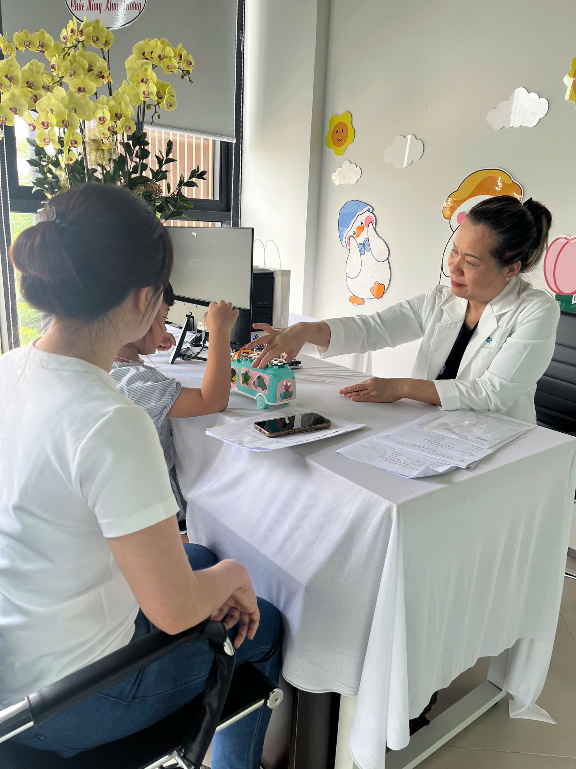 Báo cáo kết quả hoạt động Ngày hội sàng lọc rối loạn phát triển miễn phí tại Trung tâm VH